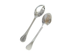 Серебряная чайная ложка с изображением Козленка и узором на ручке  «Козленок»